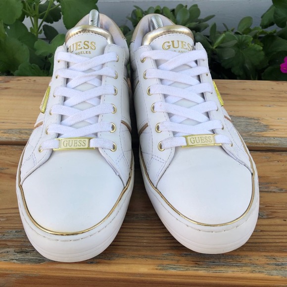 Guess Women's Gilda Atheltic Sneakers size 10 M WGMYSIDE-M White Casual Low Top - Picture 3 of 10
